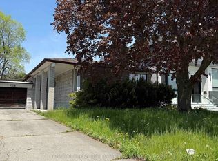 128 Santa Barbara Rd, Toronto, ON M2N 2C5