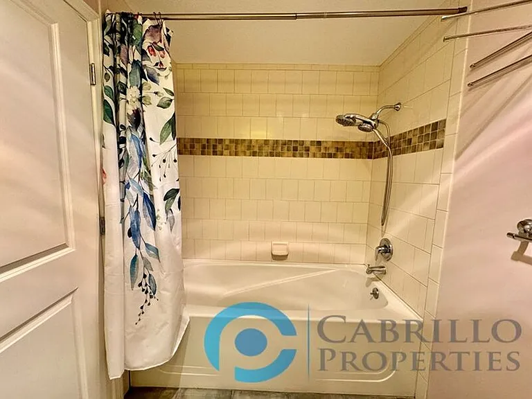 850 Beech St #504 — Photo 31