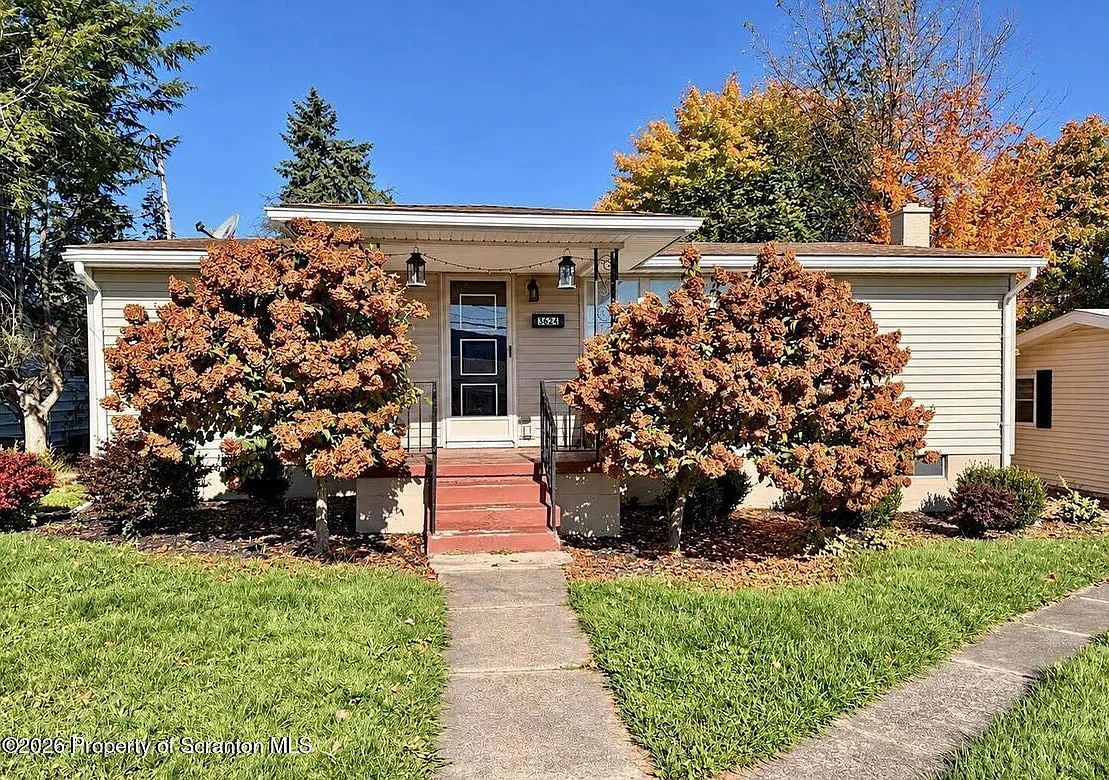 2 bed, 1.0 bath, 1173 sqft, $1,700 — Photo 1