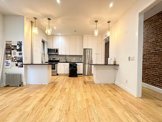 Rented by Bruma Realty LLC | media 15