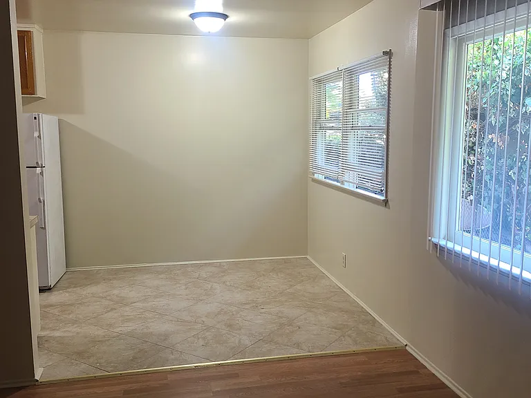 2414 Hadley Ln #C — Photo 2
