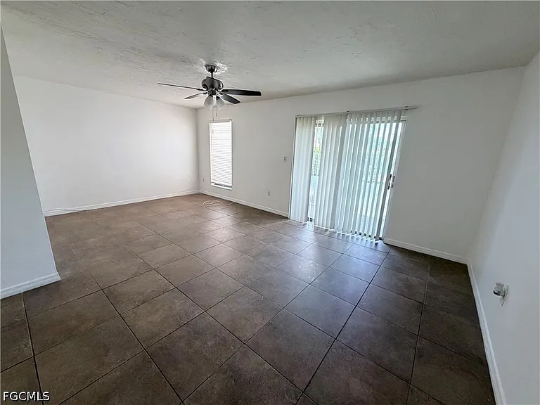 12636 Kenwood Ln #B — Photo 3