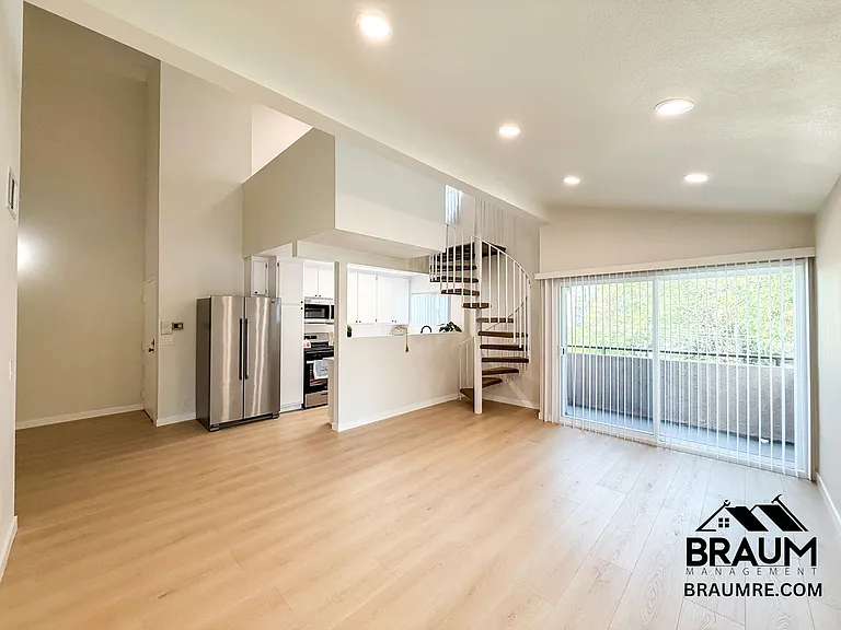 4404 Stern Ave — Photo 1