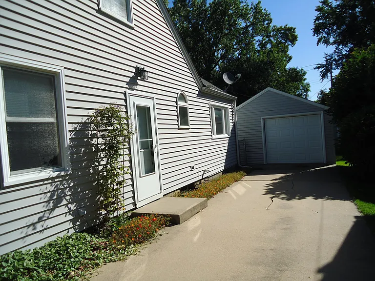 Sumter Ave S — Photo 2