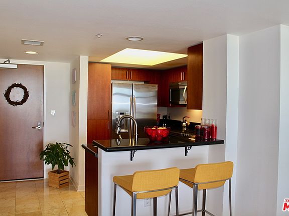 2nd image of 13700 Marina Pointe Dr Unit 820