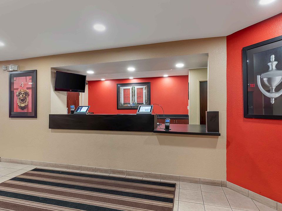 Lobby and Guest Check-in