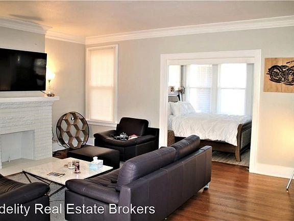 4th image of 2117 N Shartel Ave #2119