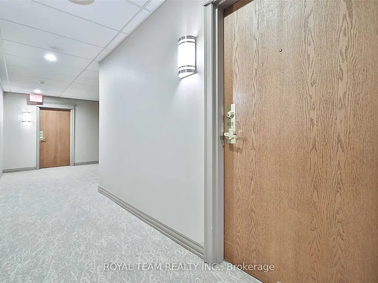 2 Maison Parc Ct #808 — Photo 3