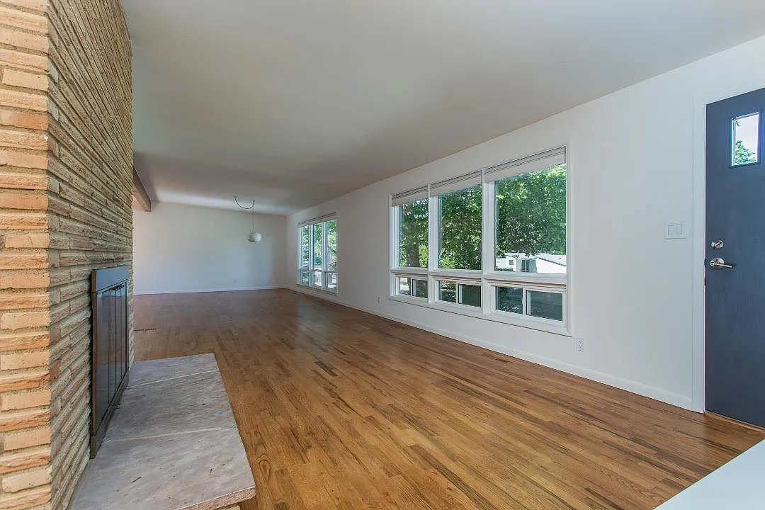 3 bed, 2100 sqft, $3,600 — Photo 4