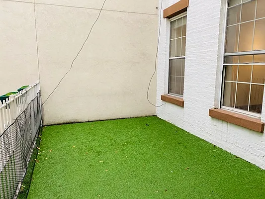 Rented by Bank Neary | media 40