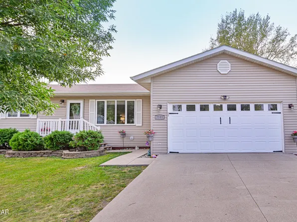 2103 8th Ave NW, East Grand Forks, MN 56721