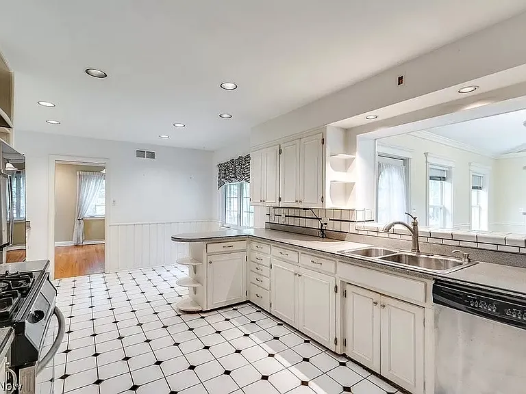 3060 Chamberlain Rd — Photo 13