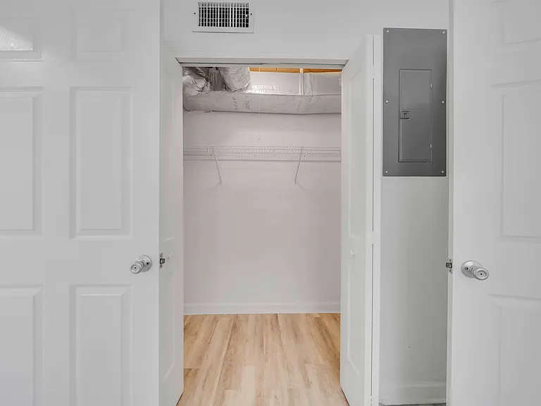 4900 S Lakewood Dr — Photo 23