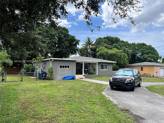 2nd image of 13301 NW Miami Ct