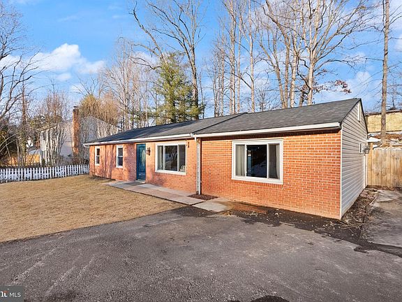 4th image of 26 Willow Branch Pl