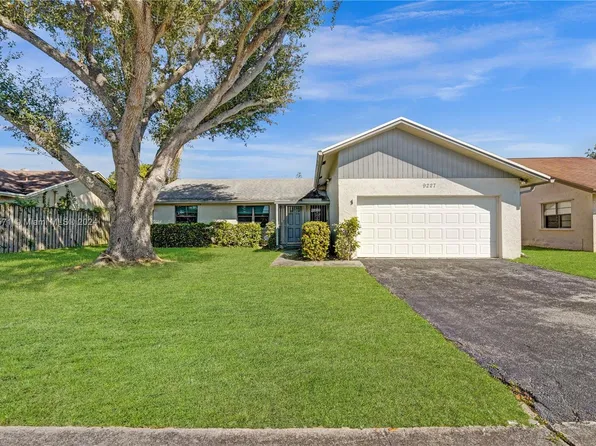 9227 NW 48th St, Sunrise, FL 33351