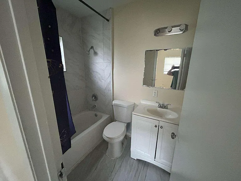 3370 NW 8th Pl — Photo 8
