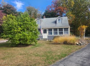 29 Red Barn Rd, Hyde Park, NY 12538