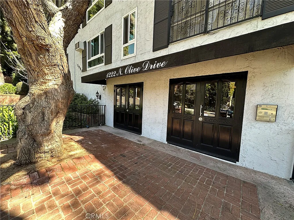 1 bed, 793 sqft, $3,100 — Photo 2