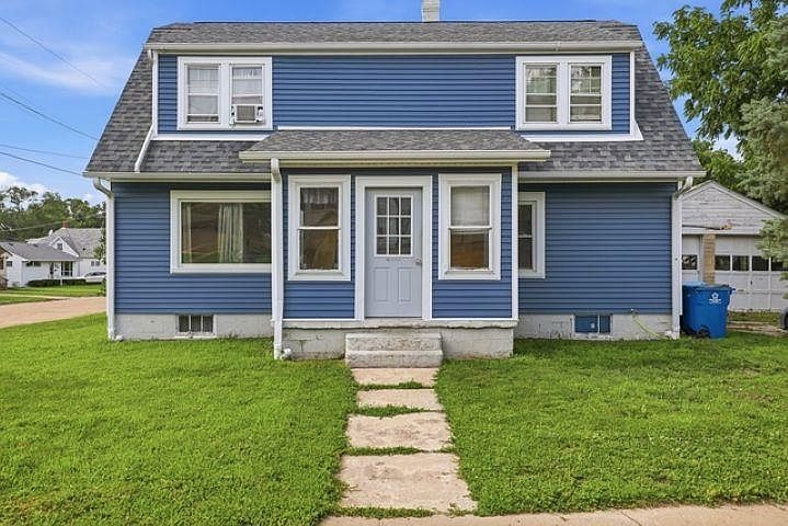 1st image of 1723 W 4th St