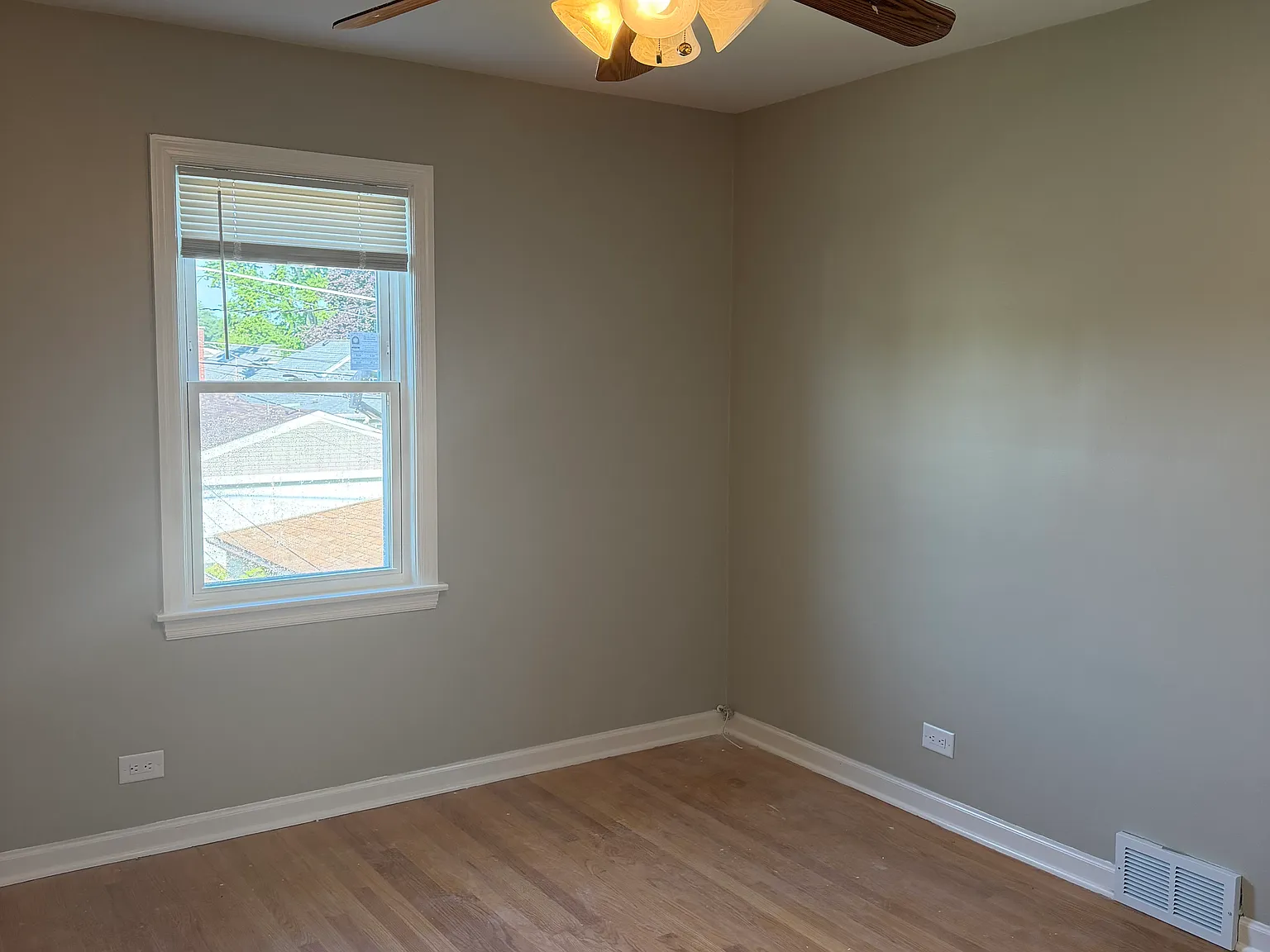 2 bed, 950 sqft, $1,895 — Photo 3
