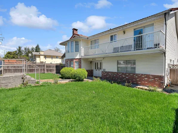 8724 128th St, Surrey, BC V3W 4G6