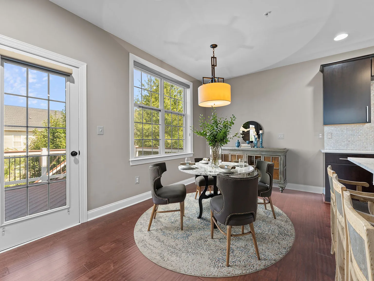 4 bed, 3612 sqft, $4,500 — Photo 2