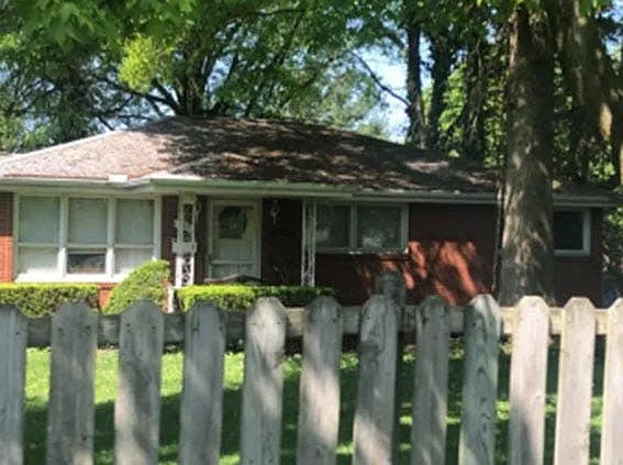 588 Clay Pike photo 1