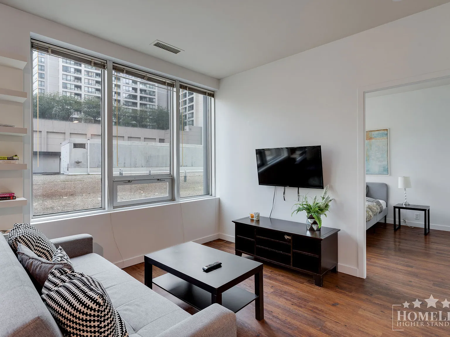 989 Nelson St Vancouver — Photo 4