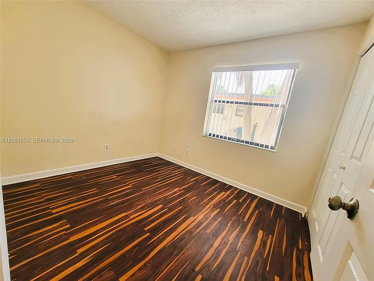 307 S Ocean Dr #B — Photo 4