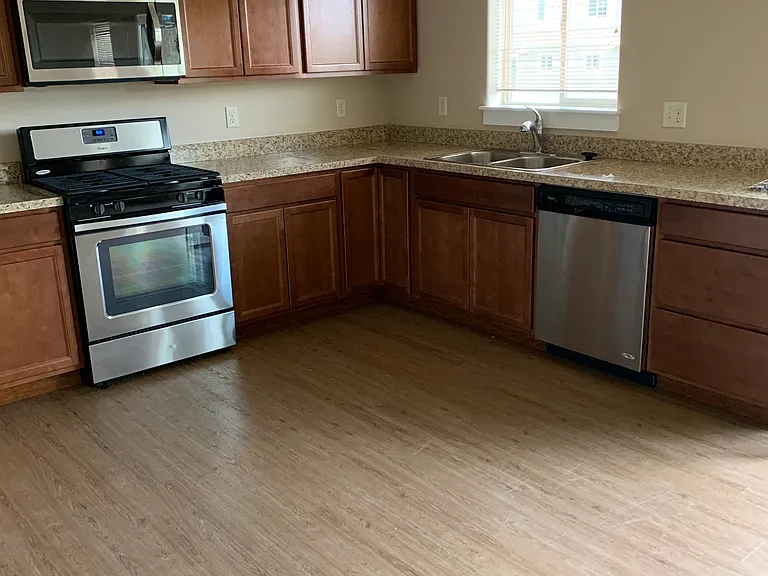 1148 Forestglen Dr — Photo 16