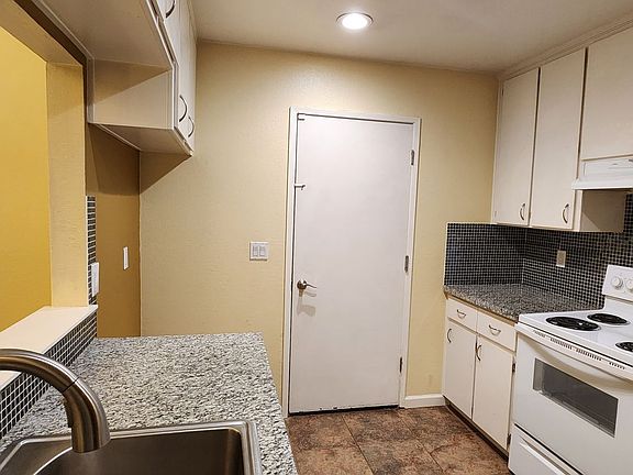 5th image of 7462 Windbridge Dr