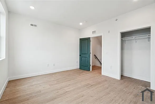 4163 Mantua Ave #4 — Photo 10