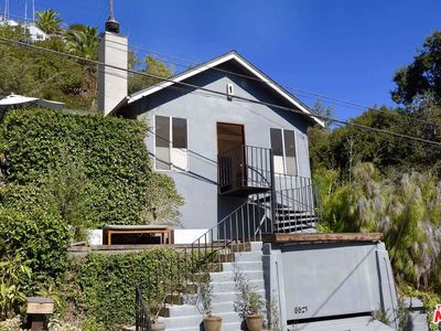 8521 Ridpath Dr, Los Angeles, CA, 90046
