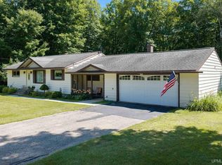 8589 M.5 Rd, Gladstone, MI 49837