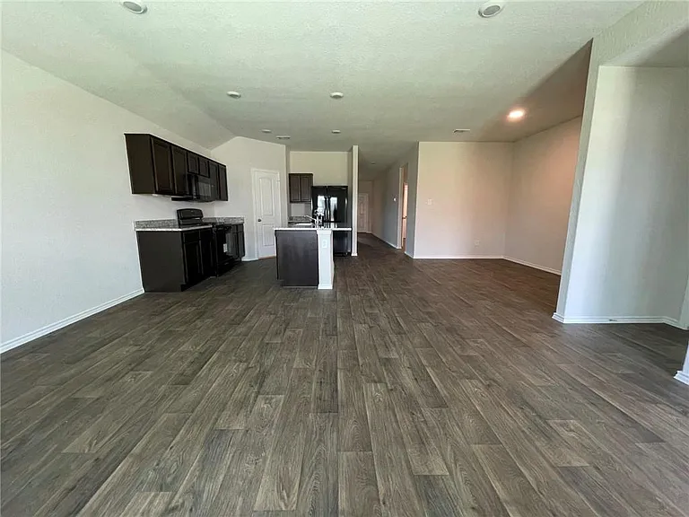 128 Hazel Grv — Photo 5