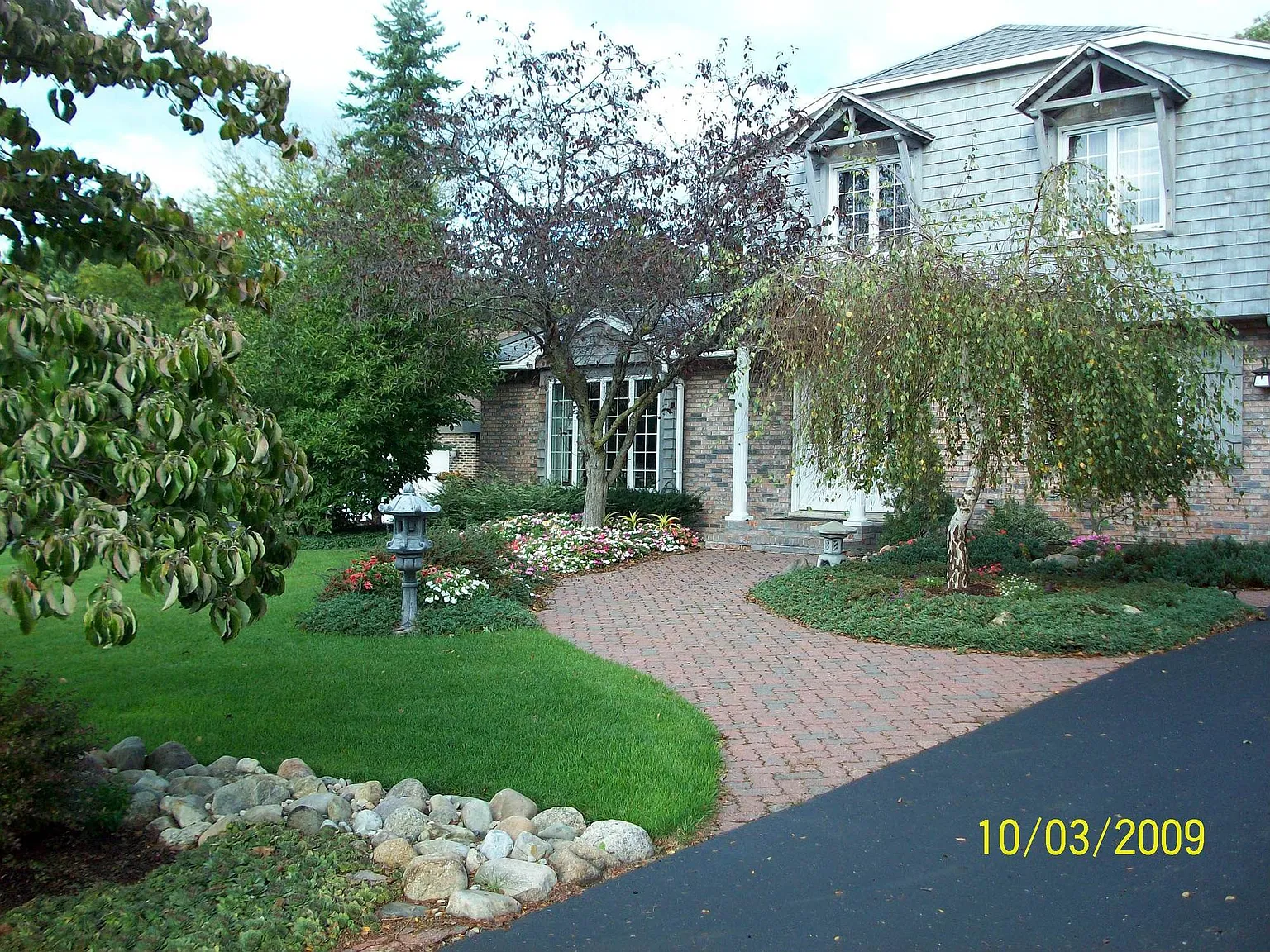 1129 Lakeside Dr S photo 1