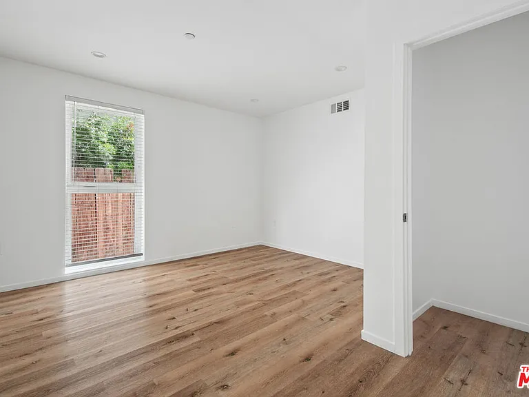 662 N Mariposa Ave #1/2 — Photo 6