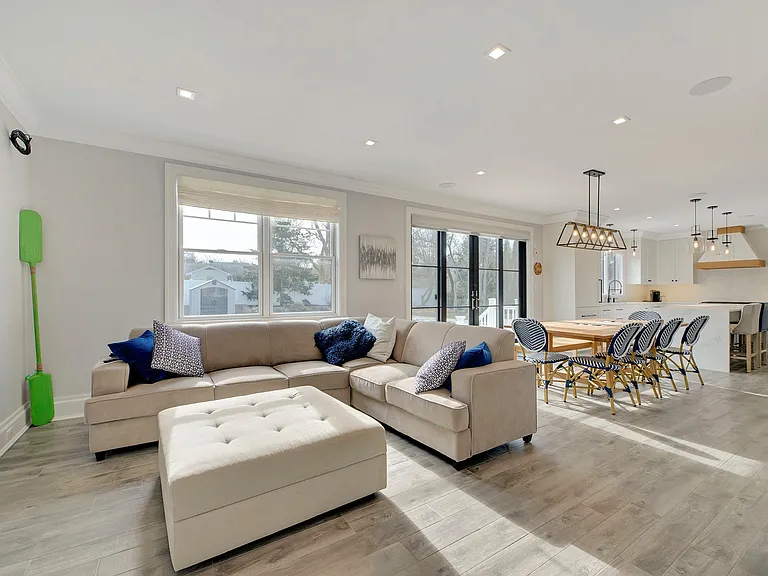 165 Marine Pl — Photo 5