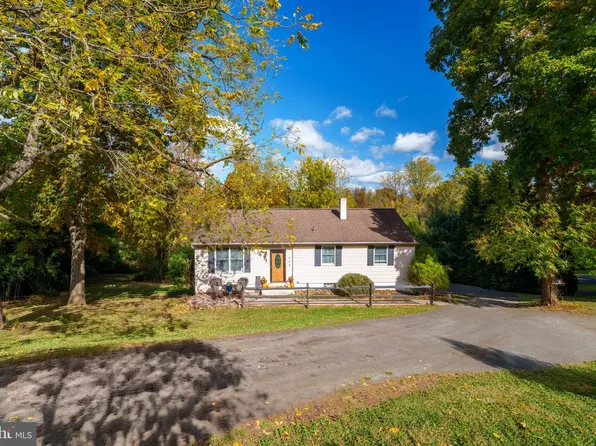114 Valley Green Dr, Coatesville, PA 19320