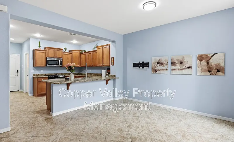 3 bed, 2.5 bath, 1941 sqft, $1,995 — Photo 4