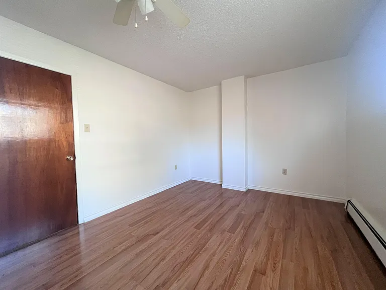 2249 Cornwall St — Photo 11