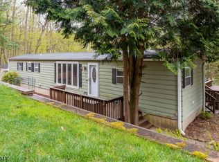 12 Timbercroft Rd, High Bridge Boro, NJ 08829