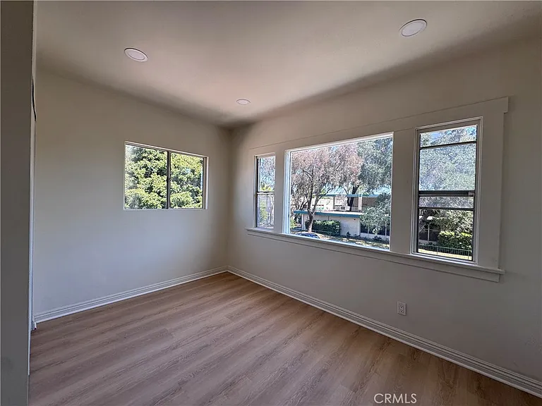 875 W 41st Dr — Photo 12
