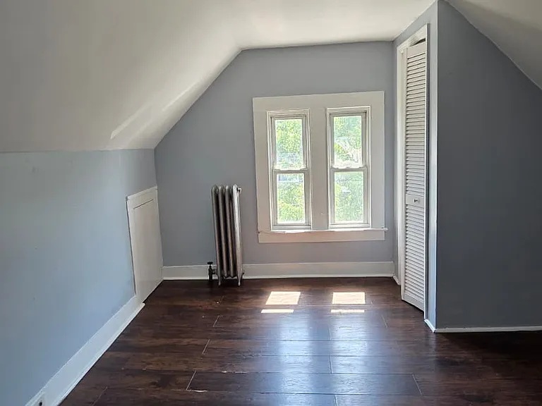 257 S 11th St #2 — Photo 4