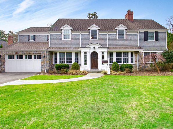 52 Northwoods Road, Manhasset, NY 11030