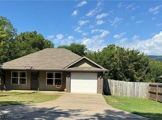 107 N Paul Mathis Dr, Poteau, OK 74953