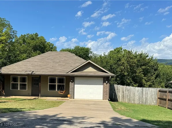 107 N Paul Mathis Dr, Poteau, OK 74953