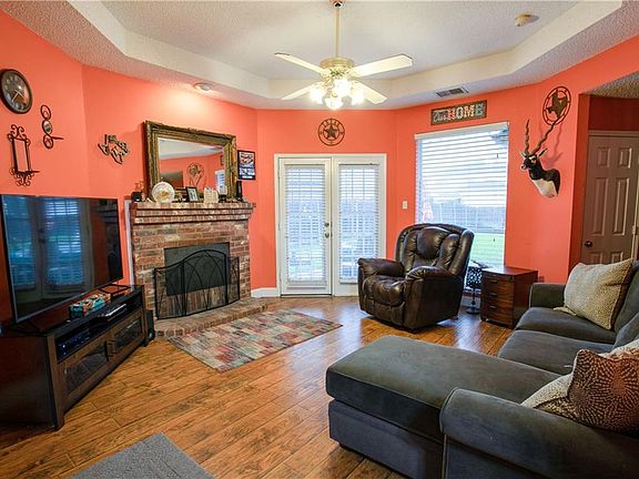 2nd image of 2020 Walden Pl