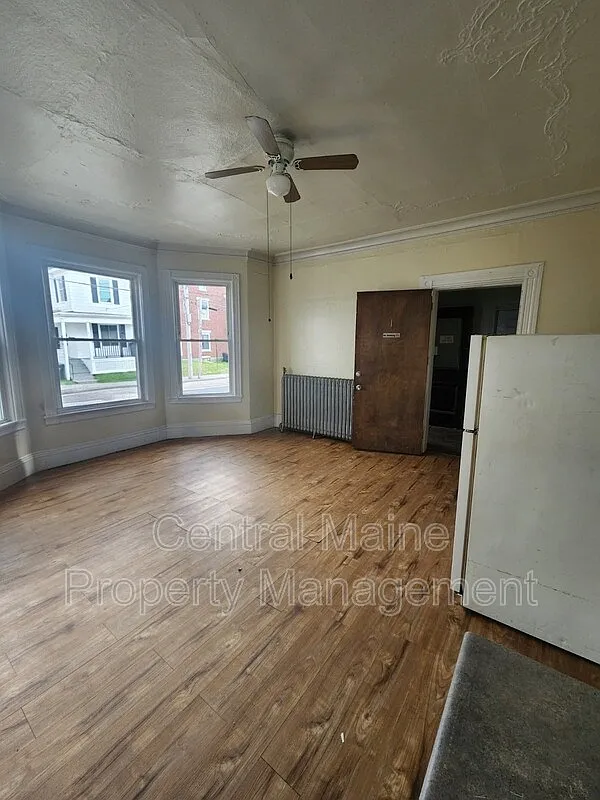 Studio, 1.0 bath, 250 sqft, $850 — Photo 1